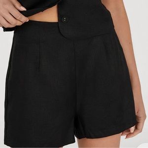 DISSH Jessie Black Linen Shorts. Size 4